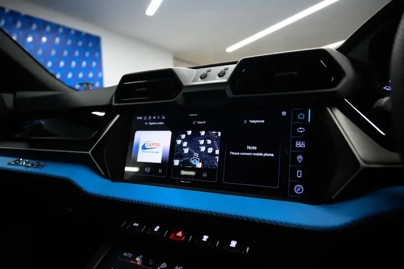 2025 Lamborghini Urus SE, 12/20