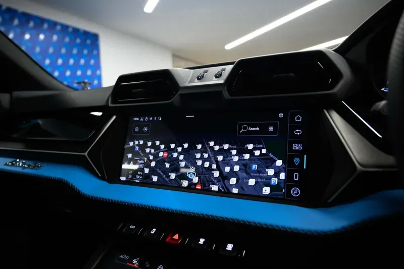 2025 Lamborghini Urus SE, 14/20