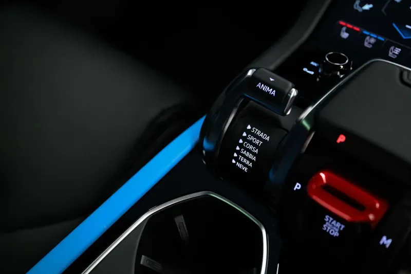 2025 Lamborghini Urus SE, 15/20