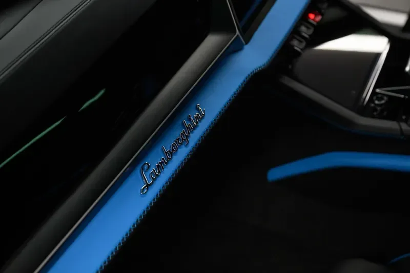 2025 Lamborghini Urus SE, 17/20