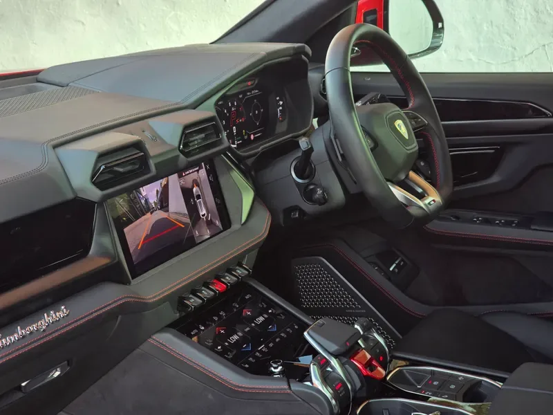 2025 Lamborghini Urus SE, 11/20