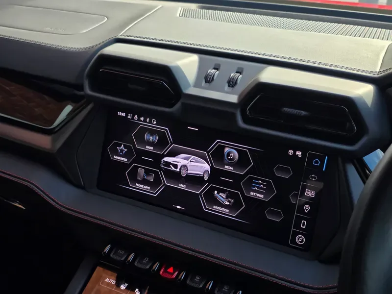 2025 Lamborghini Urus SE, 12/20
