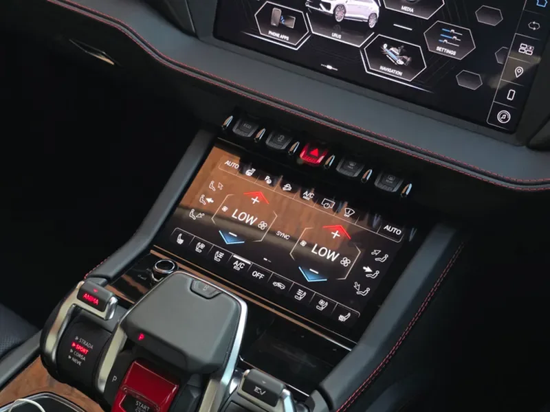 2025 Lamborghini Urus SE, 14/20