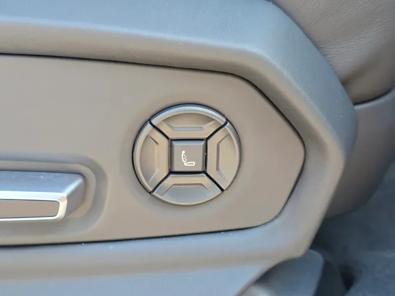 2025 Lamborghini Urus SE, 17/20