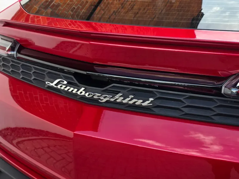 2025 Lamborghini Urus SE, 19/20
