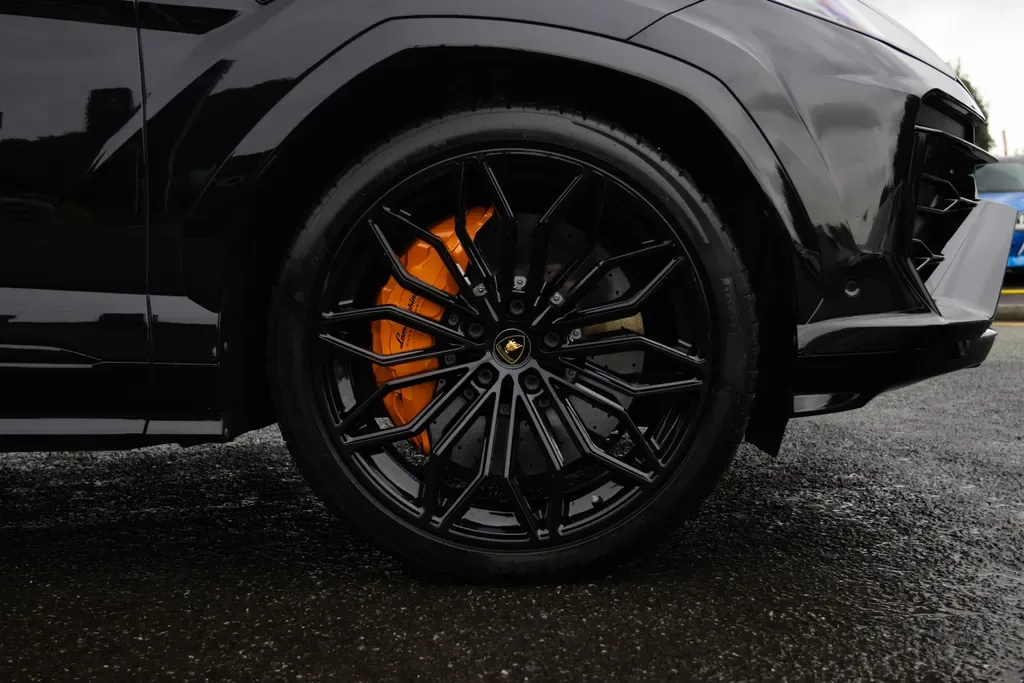 2025 Lamborghini Urus SE, 8/20