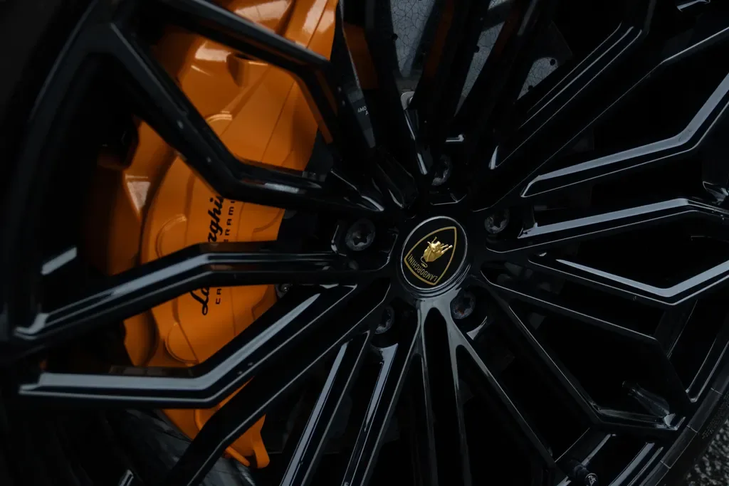 2025 Lamborghini Urus SE, 11/20