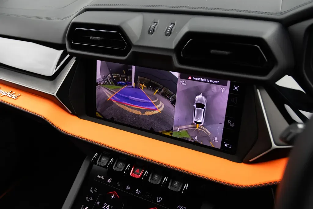 2025 Lamborghini Urus SE, 16/20