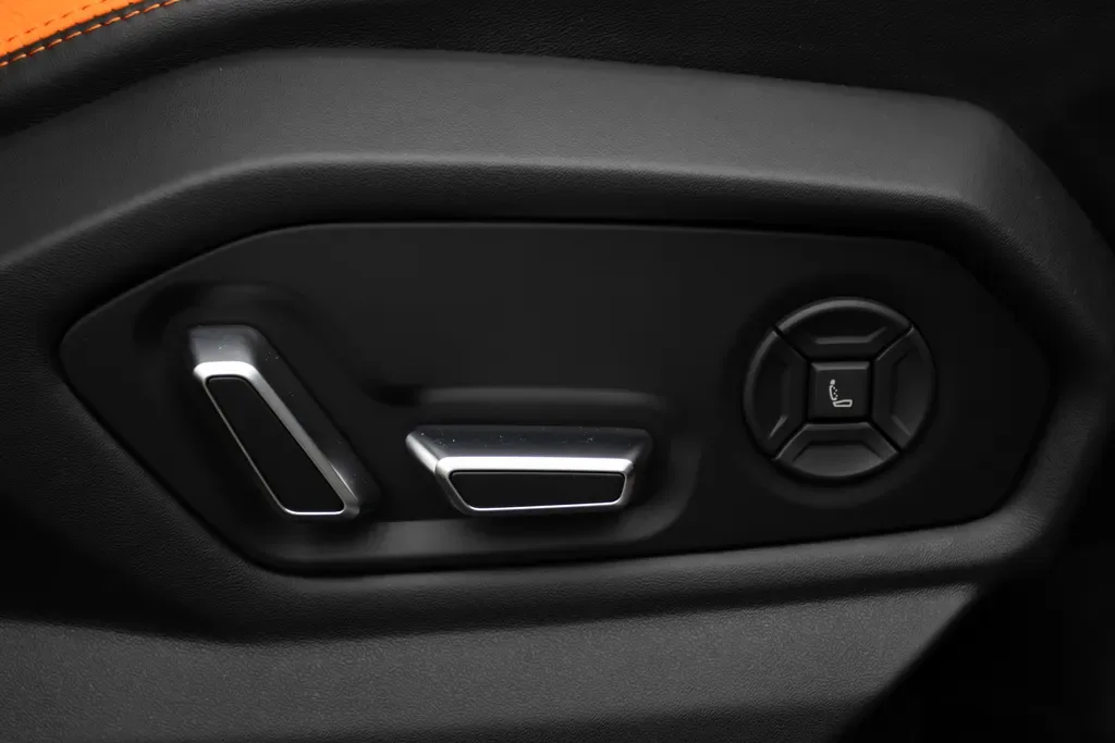2025 Lamborghini Urus SE, 18/20