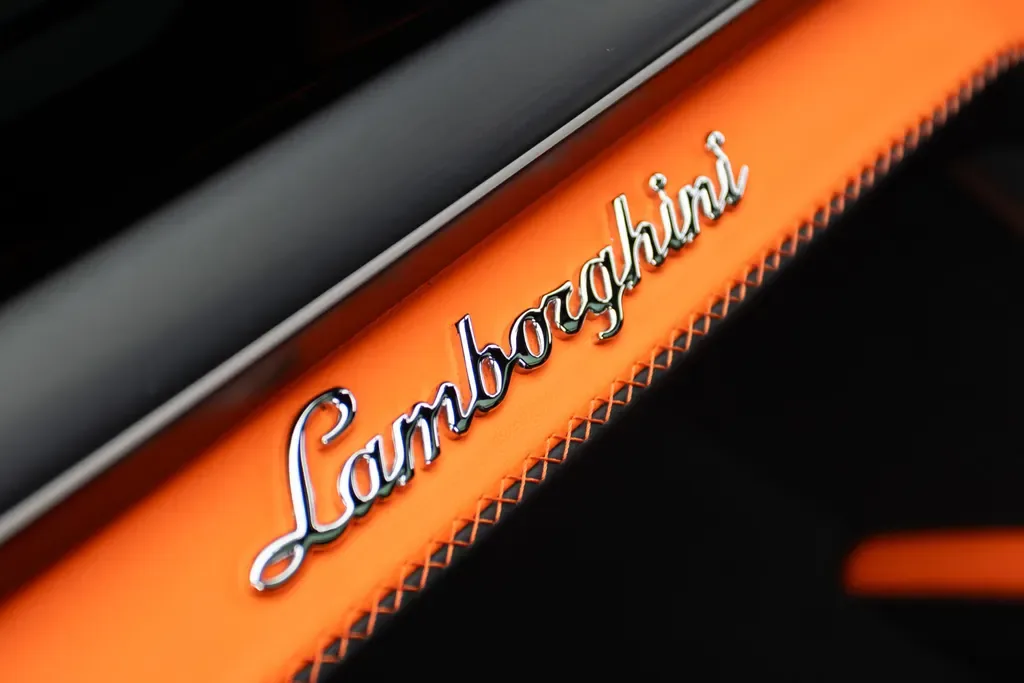 2025 Lamborghini Urus SE, 20/20