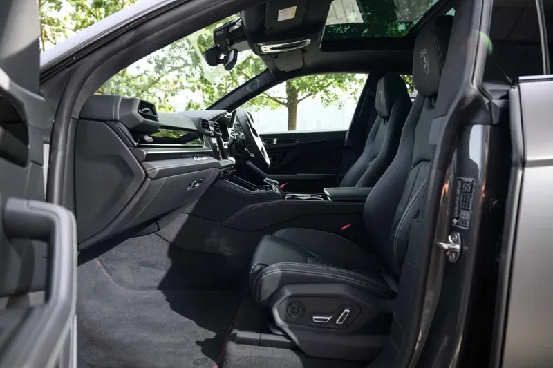 2025 Lamborghini Urus SE, 6/20