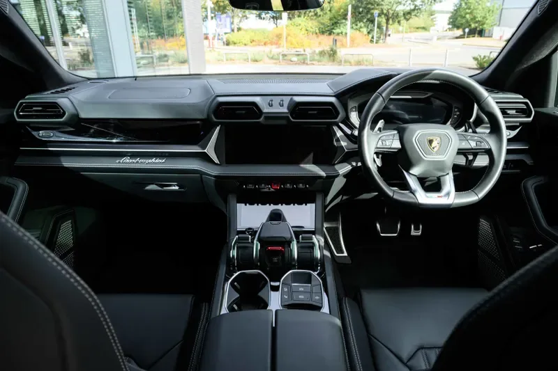 2025 Lamborghini Urus SE, 10/20