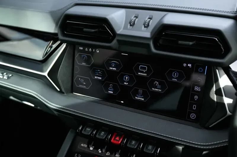2025 Lamborghini Urus SE, 14/20