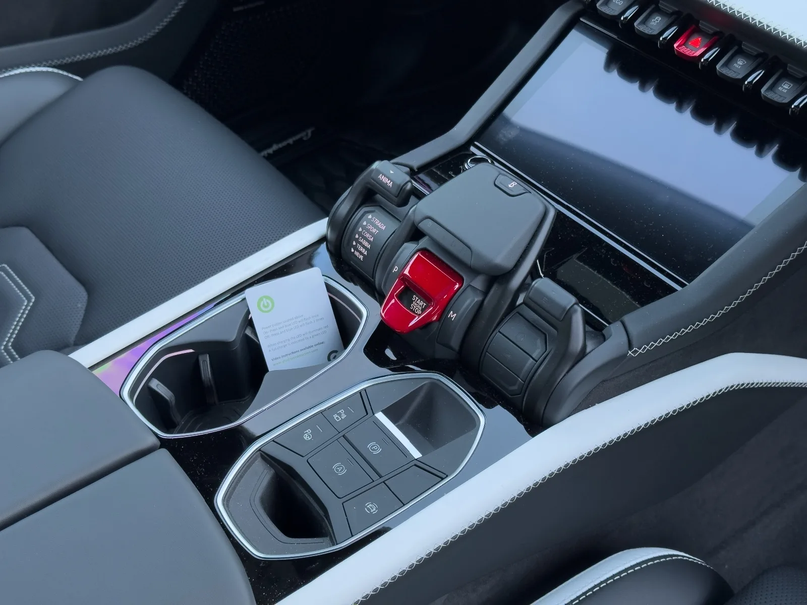 2025 Lamborghini Urus SE, 11/30