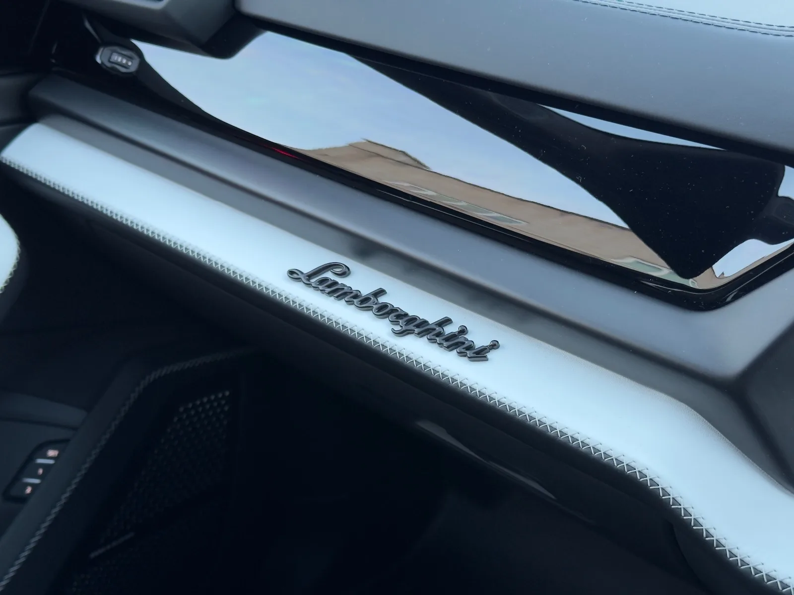 2025 Lamborghini Urus SE, 18/30
