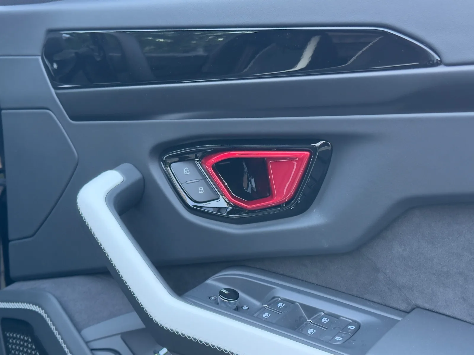 2025 Lamborghini Urus SE, 25/30