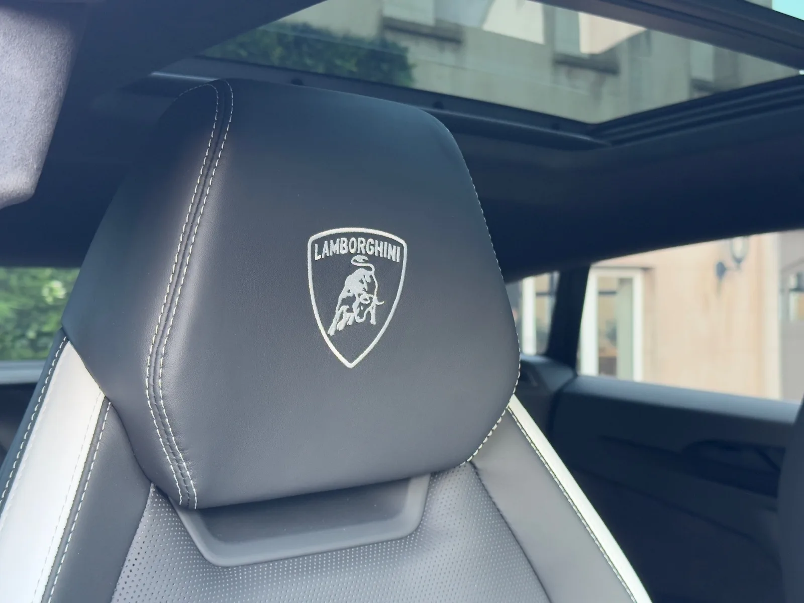 2025 Lamborghini Urus SE, 27/30