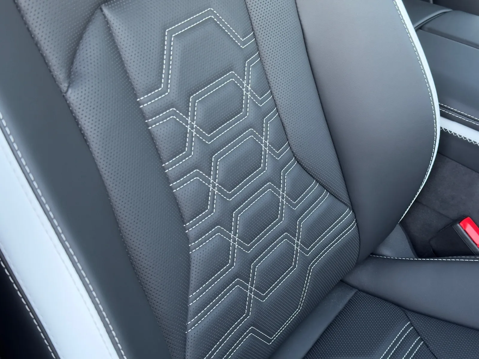 2025 Lamborghini Urus SE, 28/30