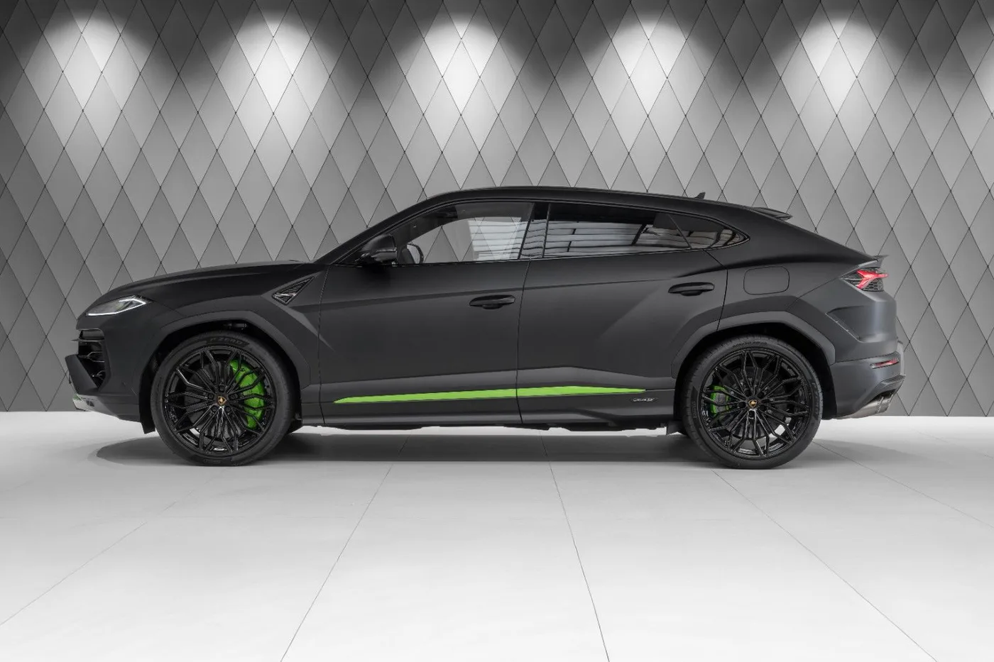 2025 Lamborghini Urus SE angeboten von einem Supersportwagenhändler in Schenefeld, Deutschland, Foto 4 von 25