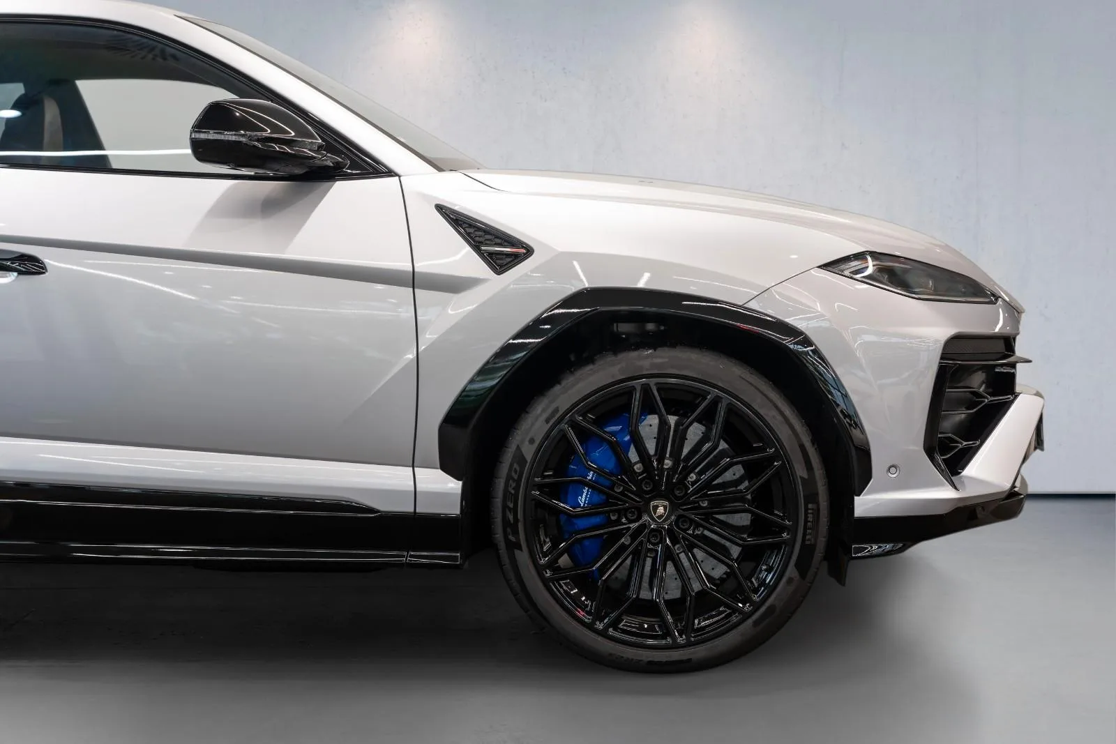2025 Lamborghini Urus SE, 10/20
