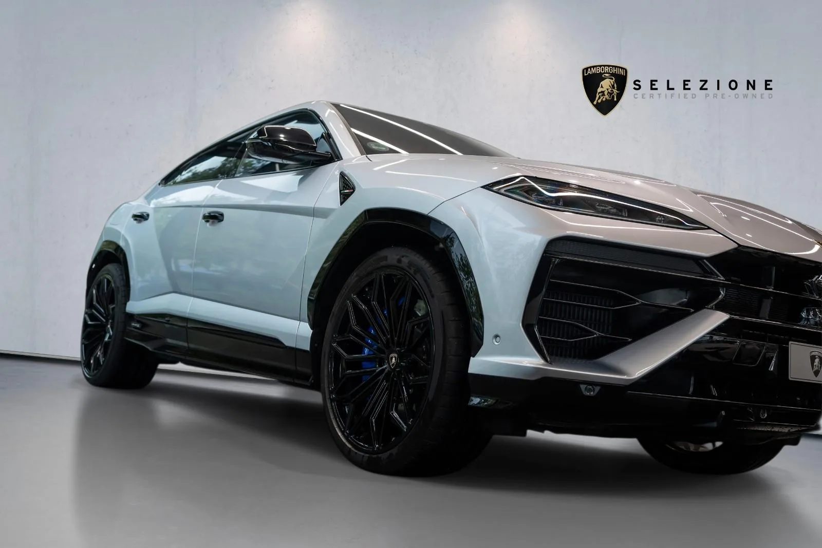 2025 Lamborghini Urus SE, 11/20