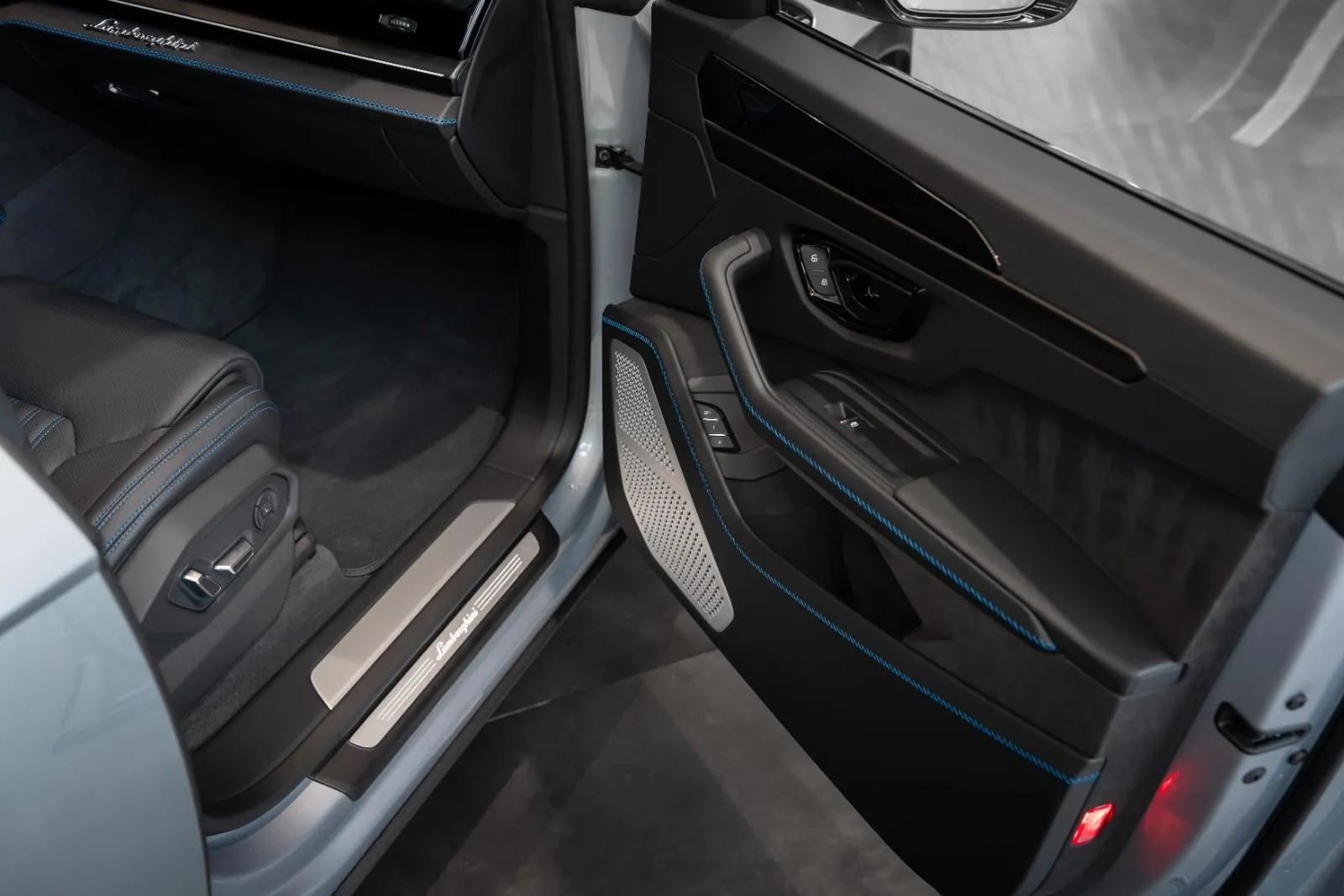 2025 Lamborghini Urus SE, 14/20