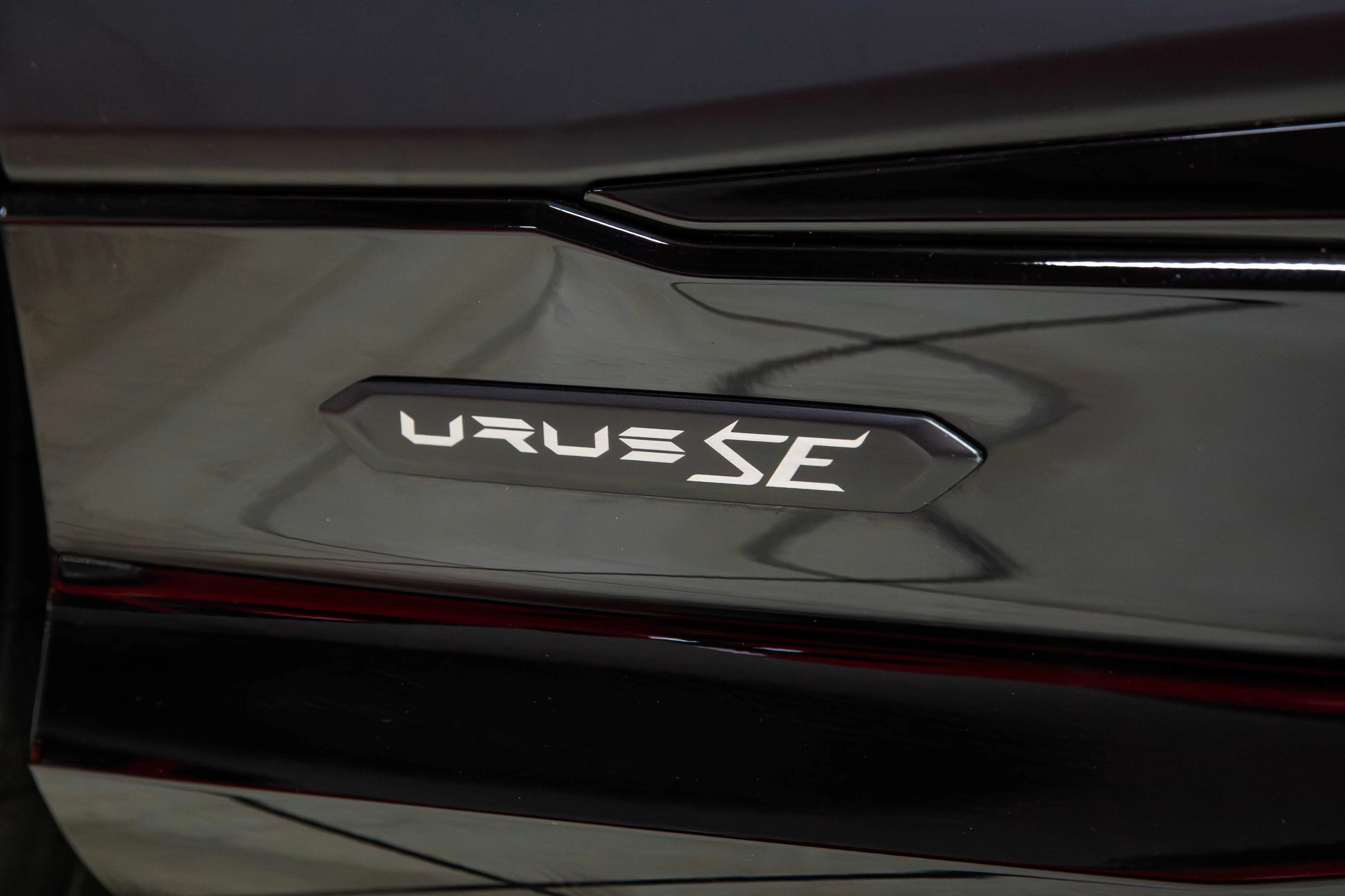 2025 Lamborghini Urus SE, 12/30