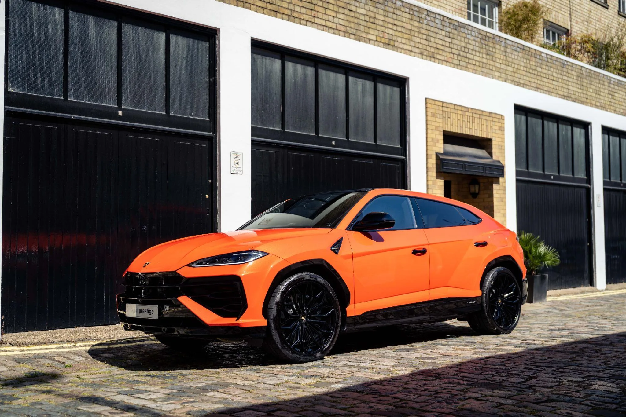2025 Lamborghini Urus SE angeboten von einem Fachhändler in London, Vereinigtes Königreich, Hauptfoto