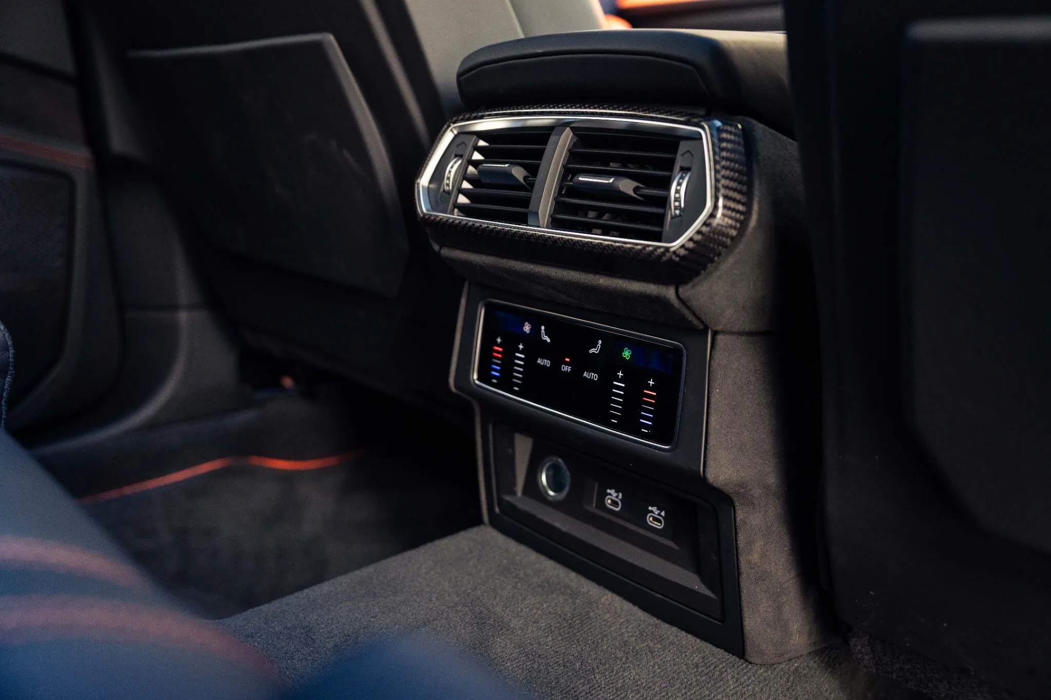 2025 Lamborghini Urus SE, 19/30