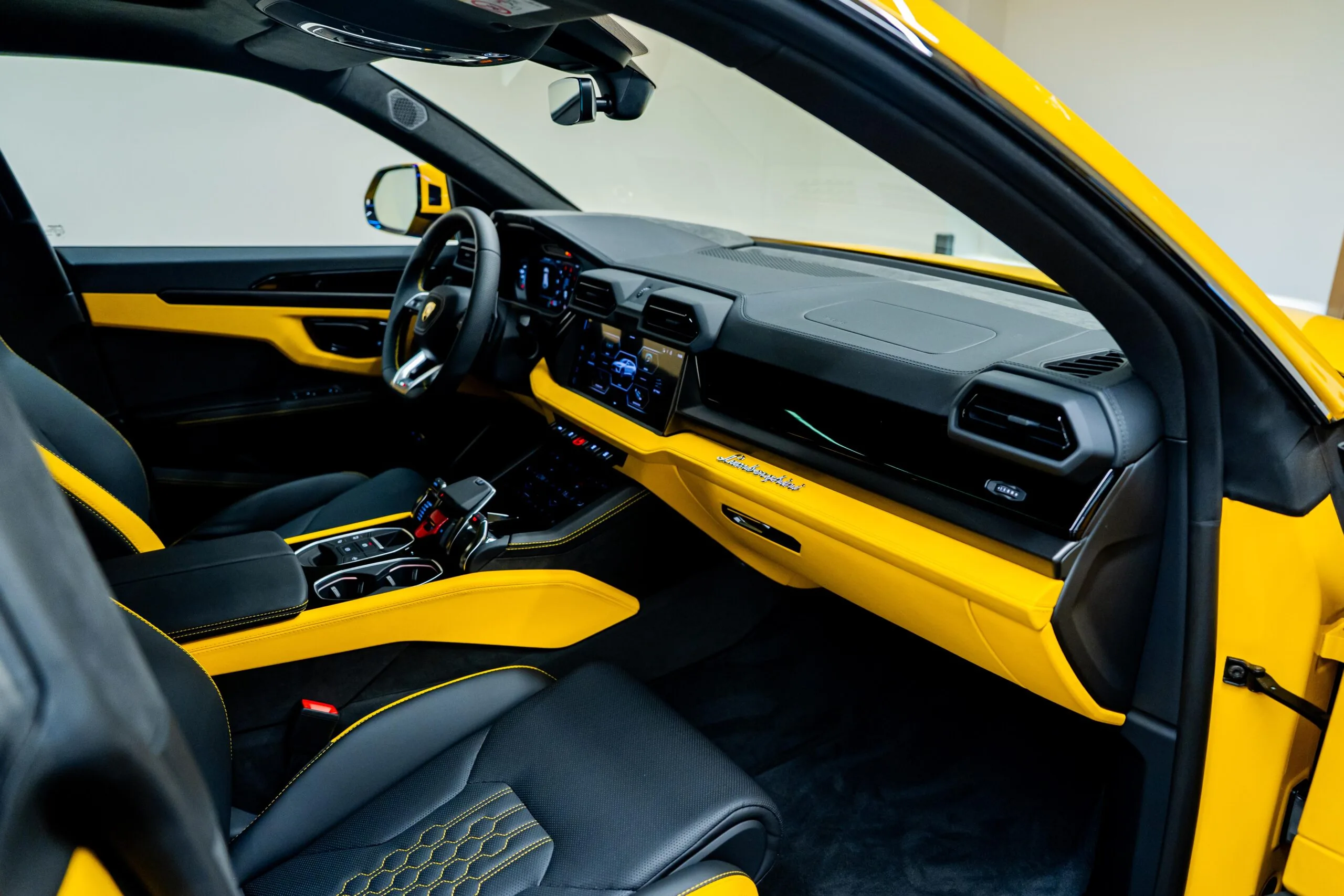 2025 Lamborghini Urus SE, 8/20