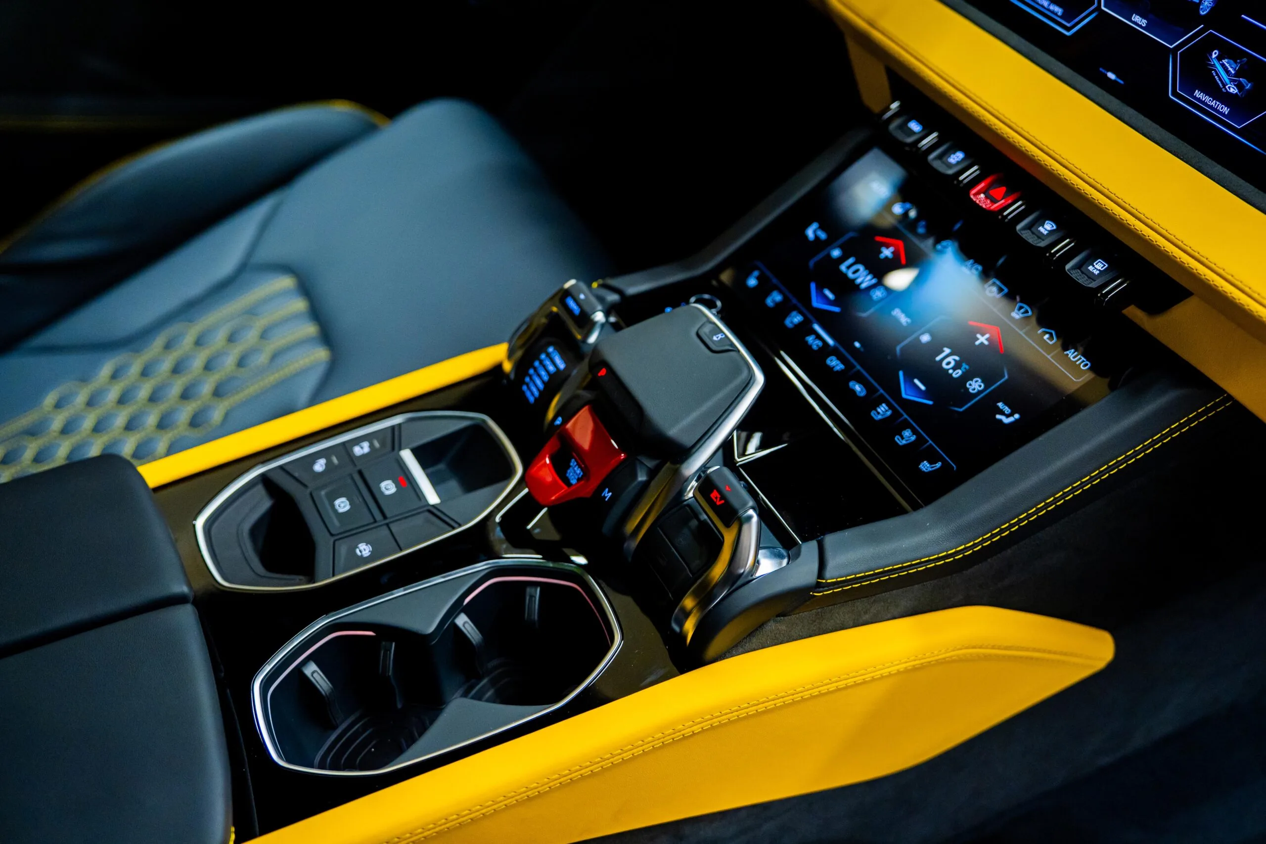 2025 Lamborghini Urus SE, 9/20
