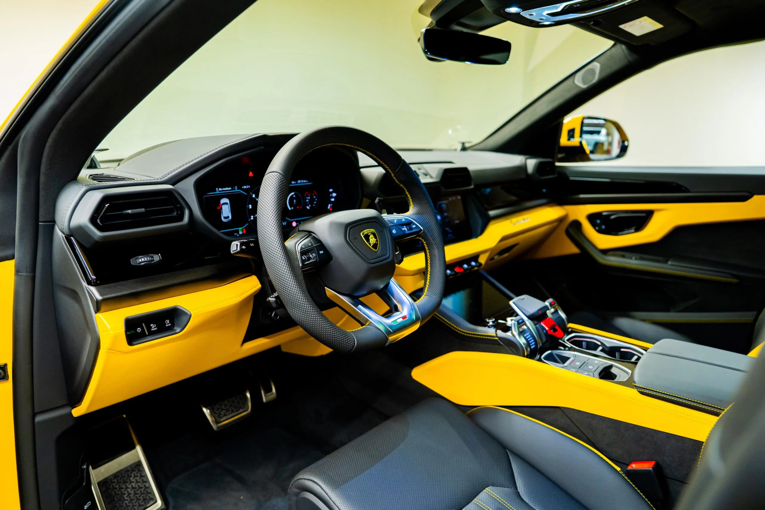 2025 Lamborghini Urus SE, 13/20