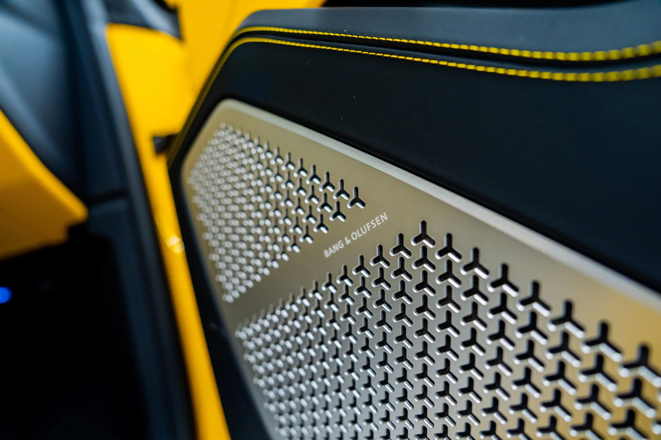 2025 Lamborghini Urus SE, 18/20