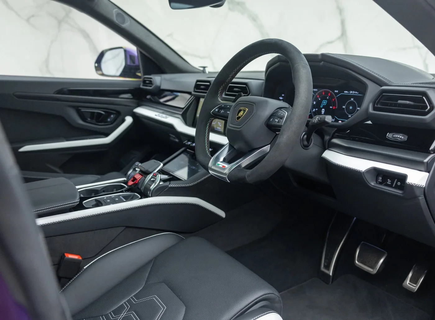 2025 Lamborghini Urus SE angeboten von einem Fachhändler in Banstead, Vereinigtes Königreich, Foto 10 von 15