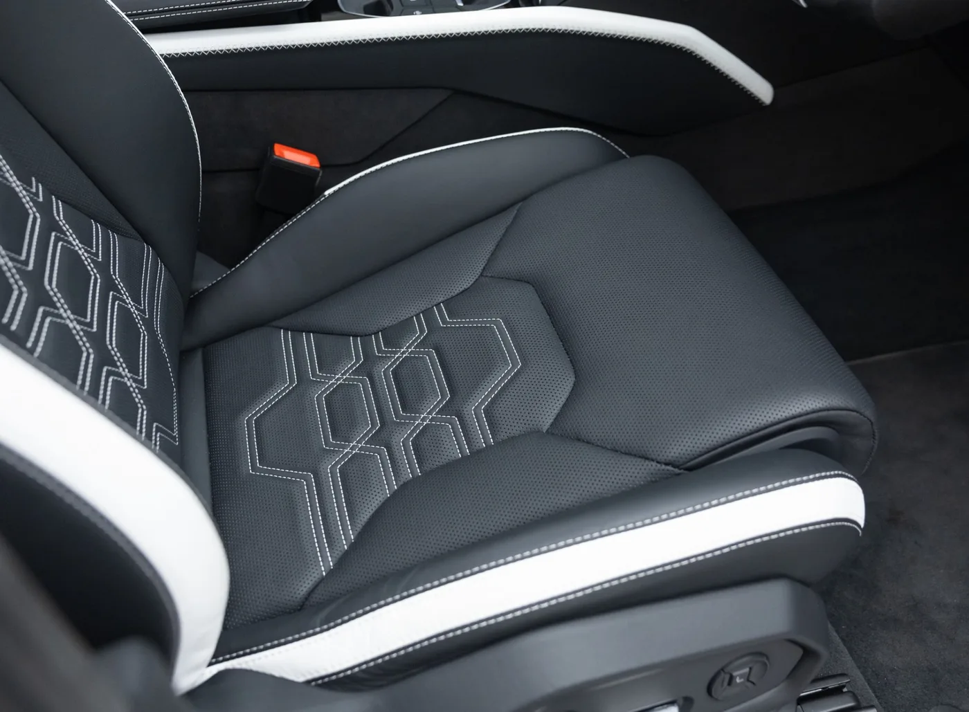 2025 Lamborghini Urus SE angeboten von einem Fachhändler in Banstead, Vereinigtes Königreich, Foto 13 von 15