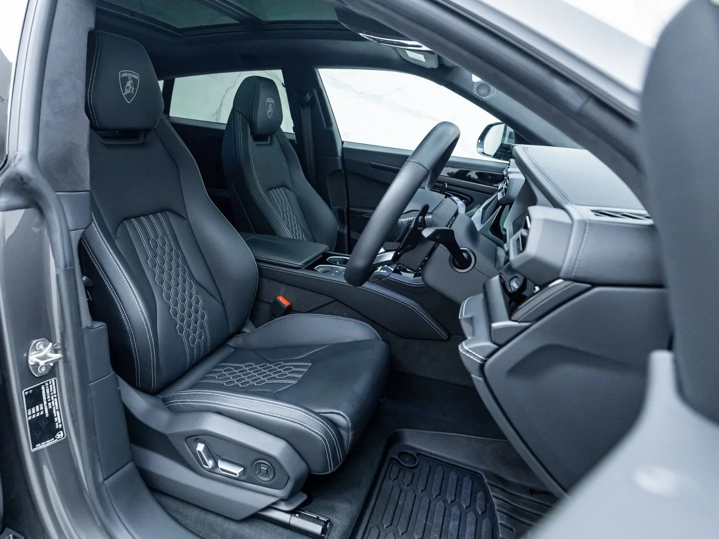 2025 Lamborghini Urus SE, 29/30