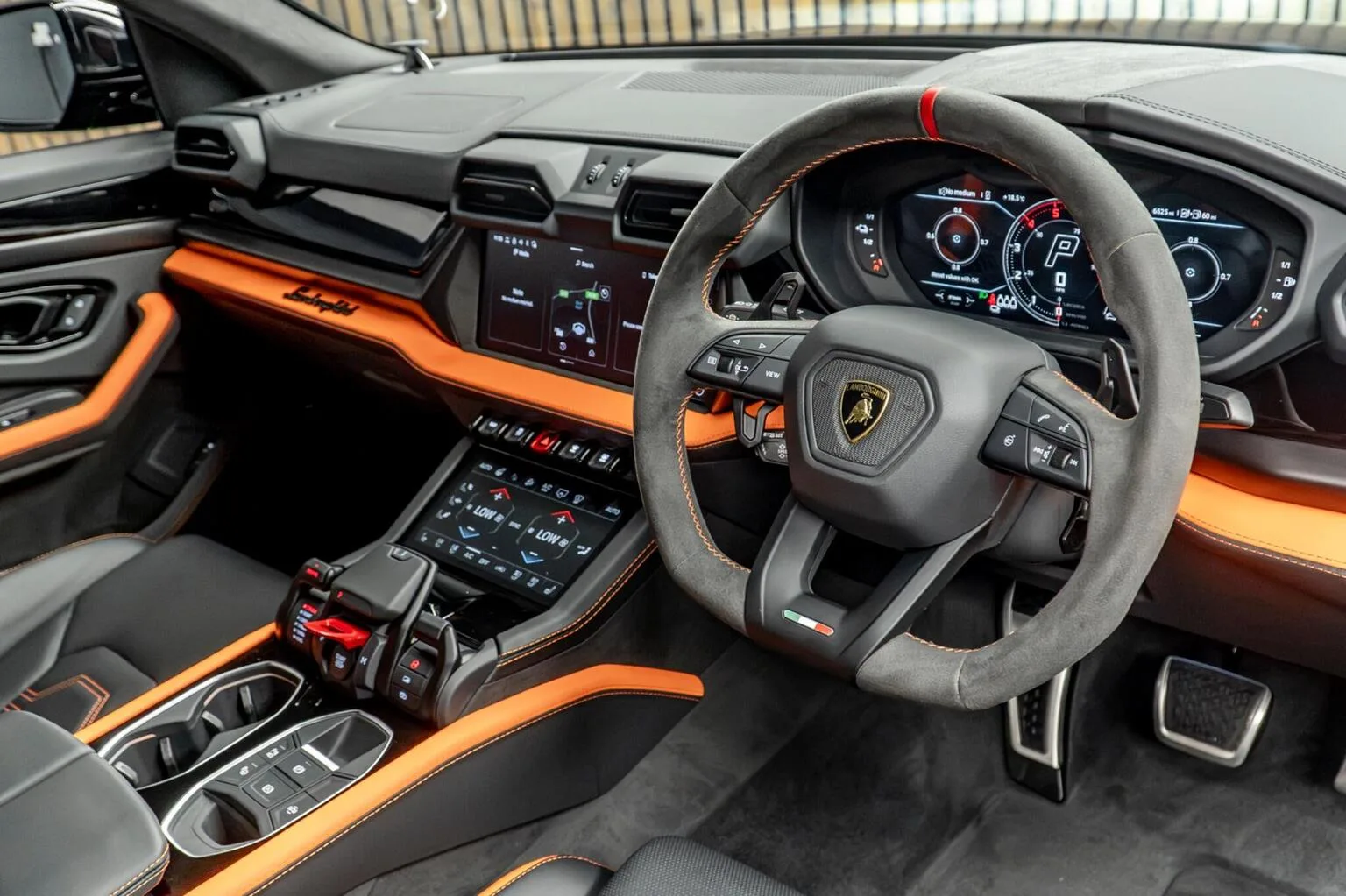 2025 Lamborghini Urus SE, 23/30