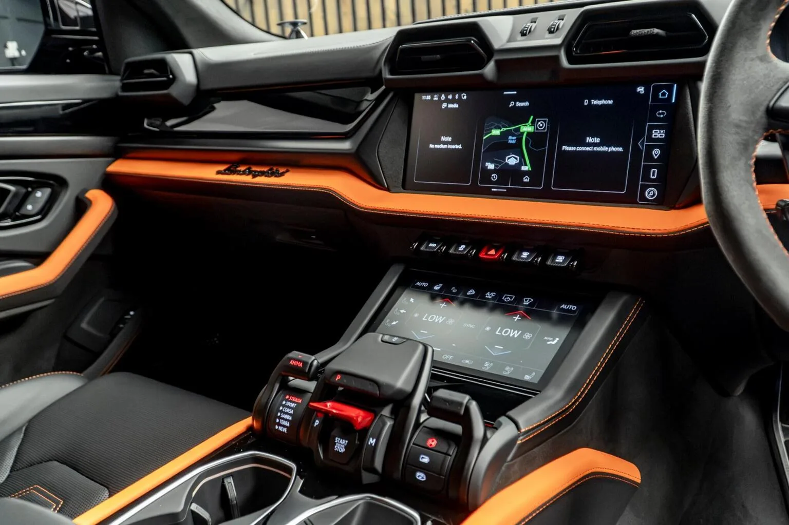 2025 Lamborghini Urus SE, 25/30
