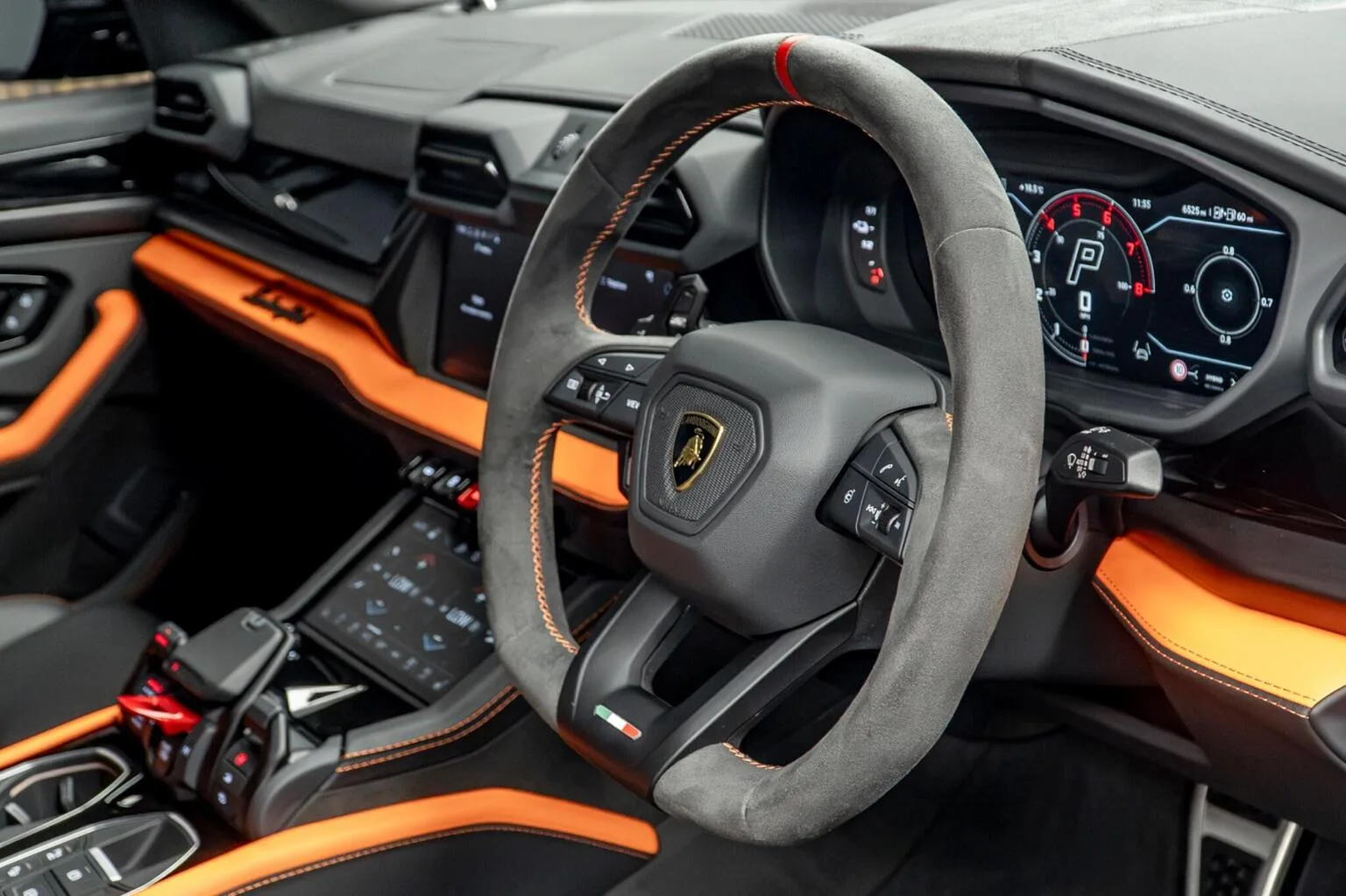 2025 Lamborghini Urus SE, 28/30