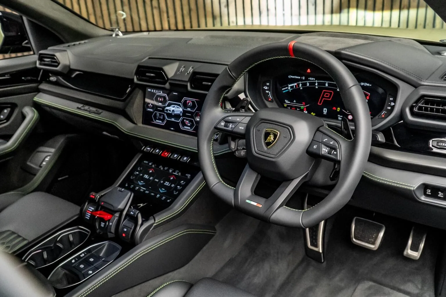 2025 Lamborghini Urus SE, 22/30