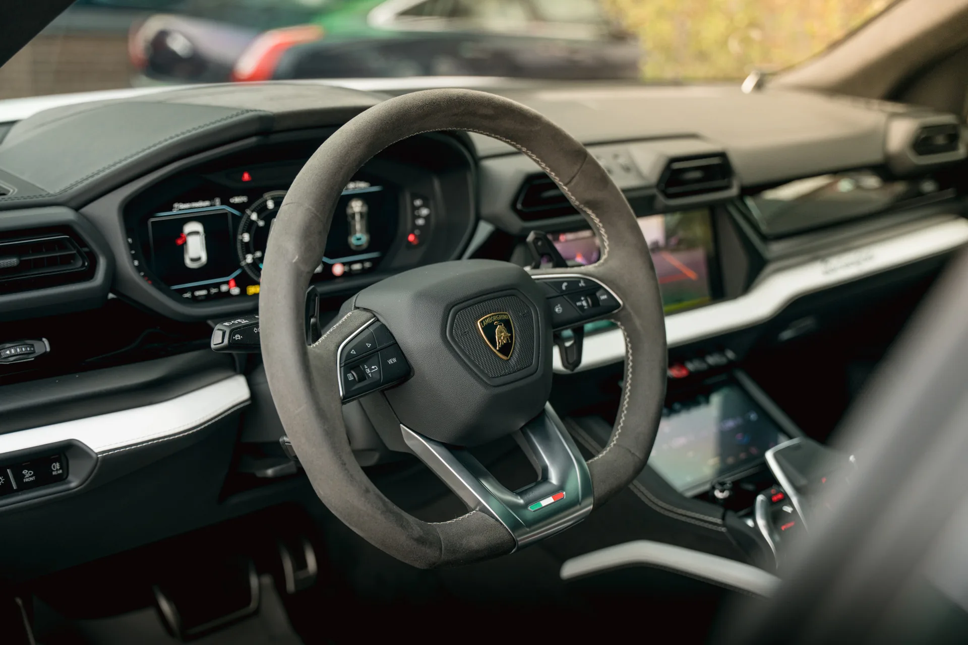 2025 Lamborghini Urus SE, 4/30