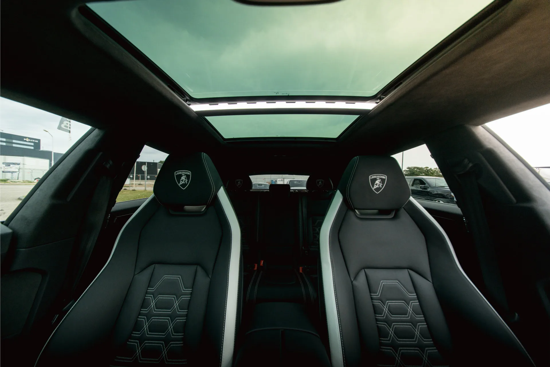 2025 Lamborghini Urus SE, 12/30