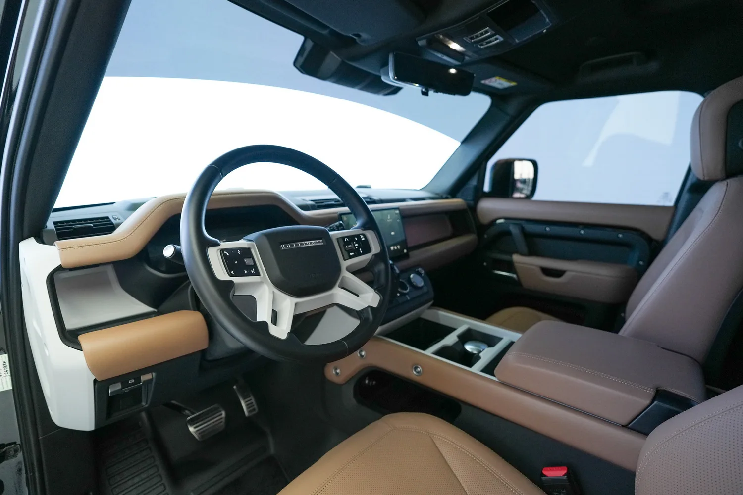 2025 Land Rover Defender 110 P400, 3/14