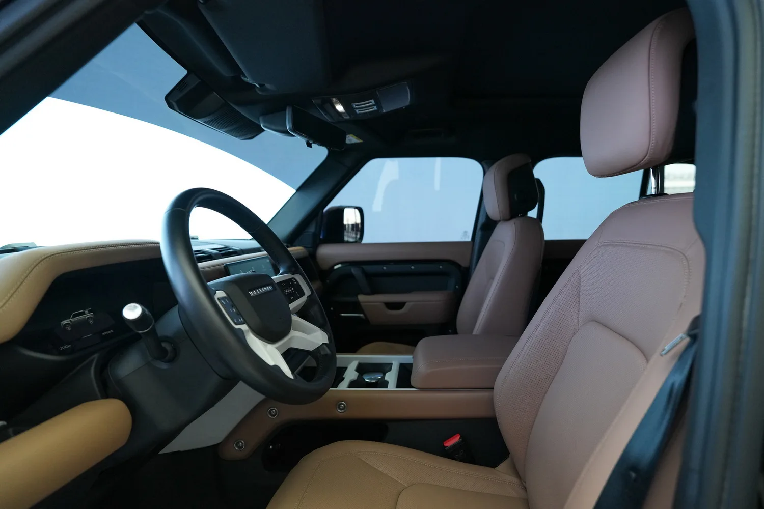 2025 Land Rover Defender 110 P400, 4/14
