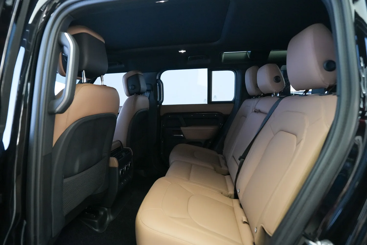 2025 Land Rover Defender 110 P400, 5/14