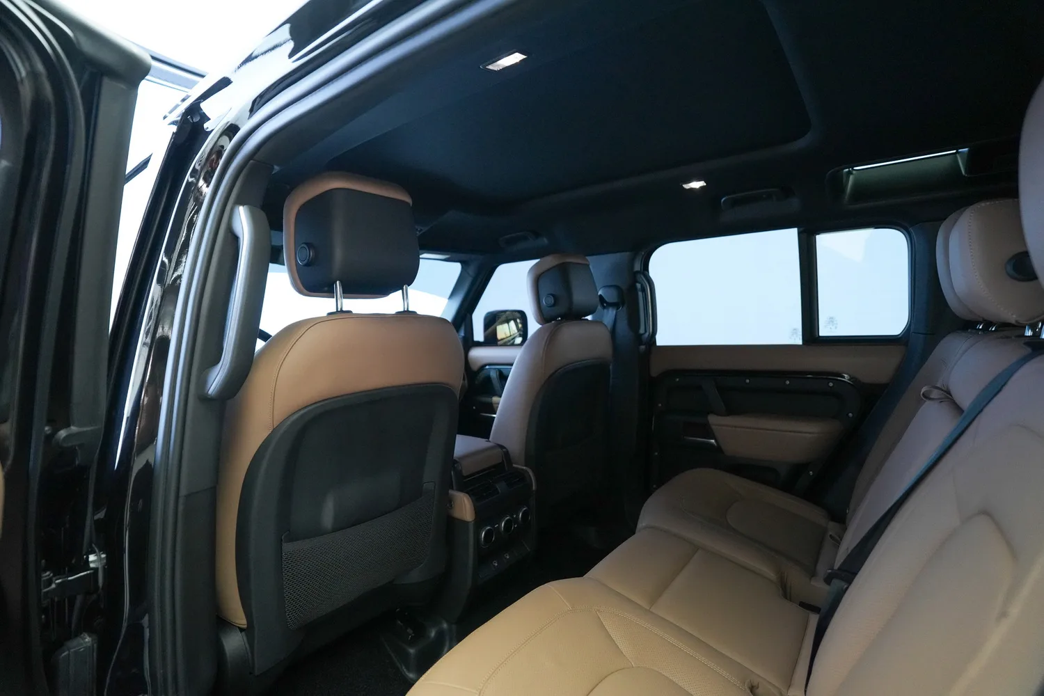 2025 Land Rover Defender 110 P400, 6/14