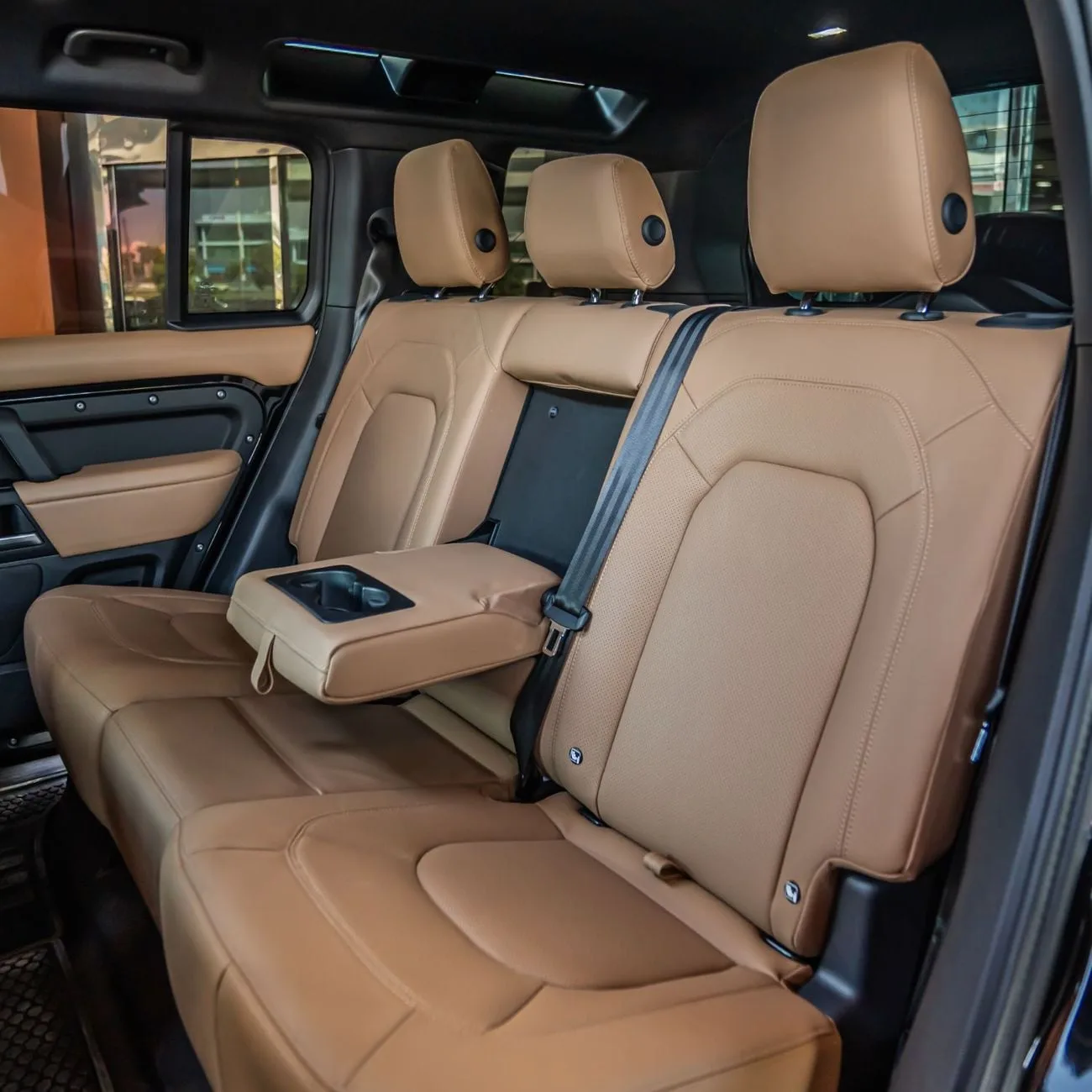 2025 Land Rover Defender 110 P400 X-Dynamic HSE, 12/16