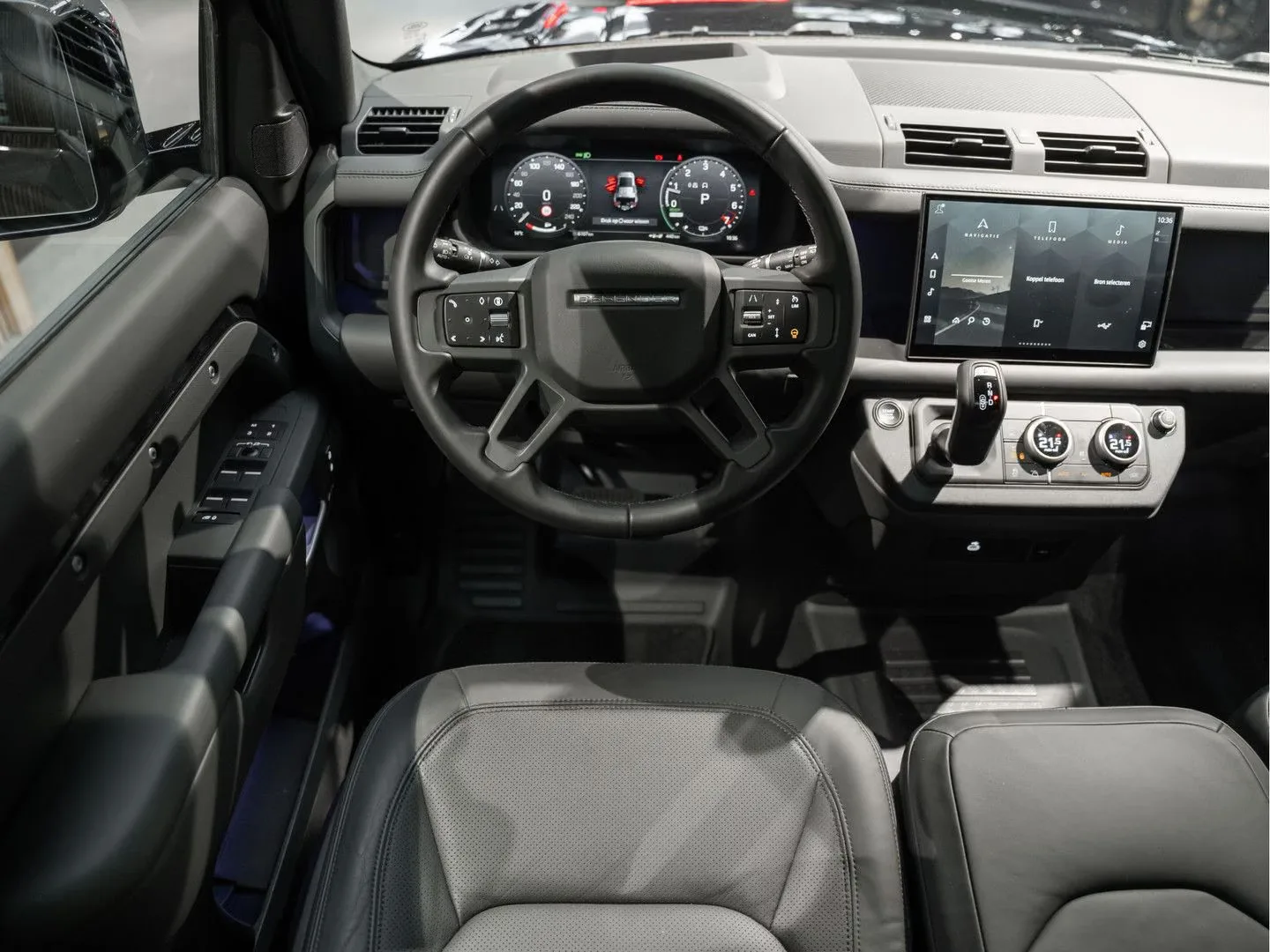 2025 Land Rover Defender 110 PHEV P300e X-Dynamic HSE Urban Automotive, 8/30
