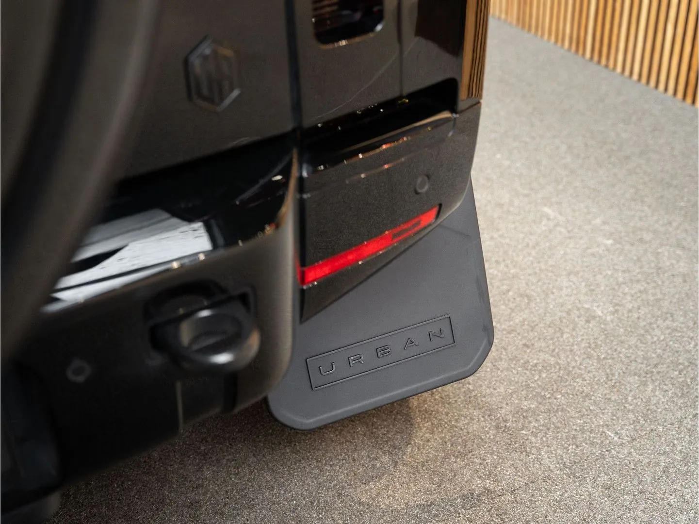 2025 Land Rover Defender 110 PHEV P300e X-Dynamic HSE Urban Automotive, 23/30