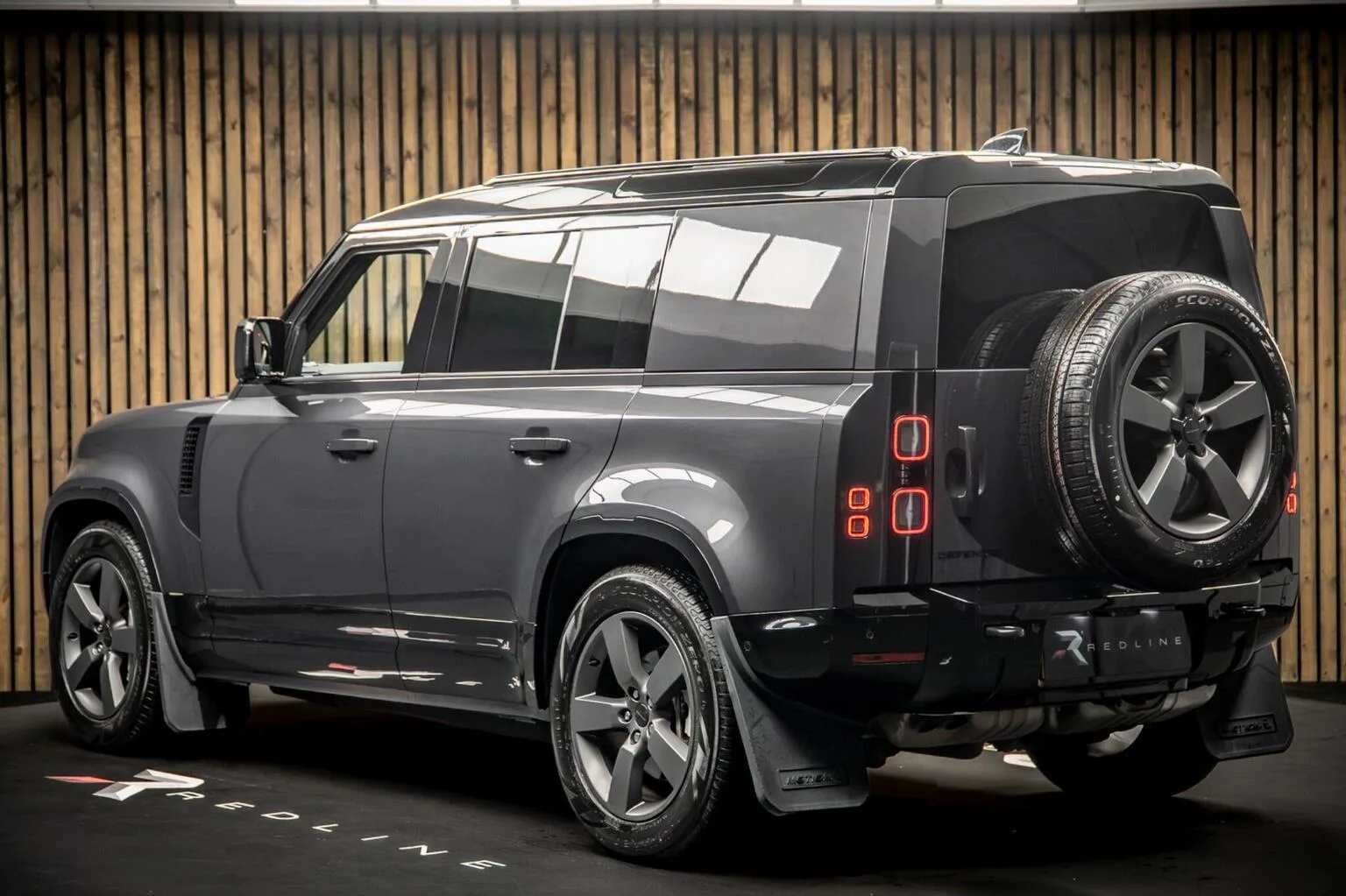 2025 Land Rover Defender 110 Hard Top D350 X-Dynamic HSE, 3/30